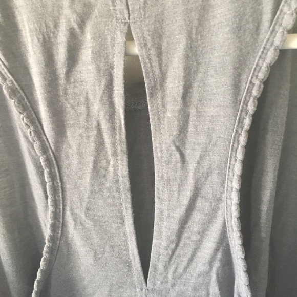 Old navy active top - Picture 4 of 4